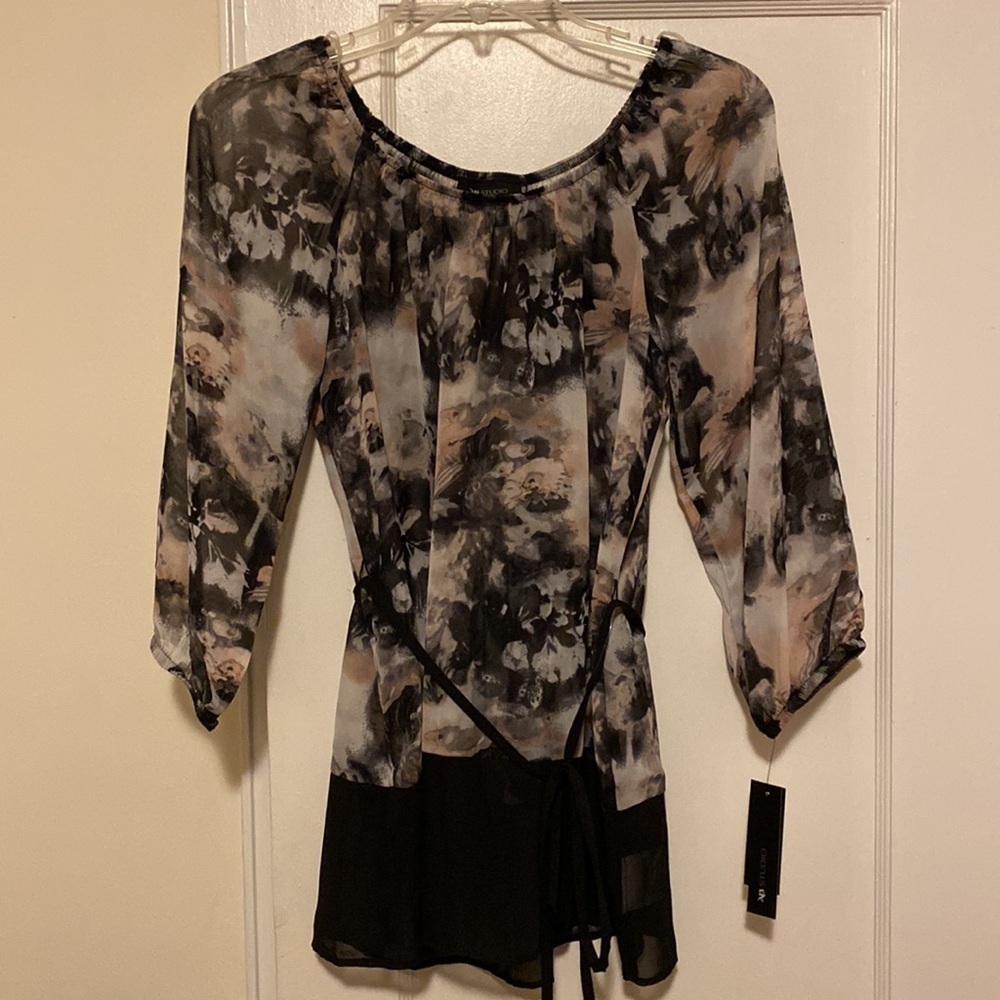 🎀 5/$20 🎀 NWT AB Studio semi-sheer floral top with tie belt size small